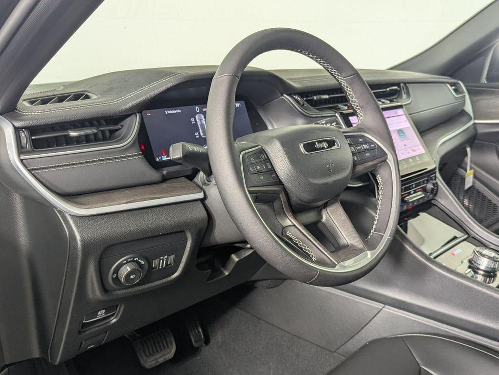 new 2025 Jeep Grand Cherokee car, priced at $35,944