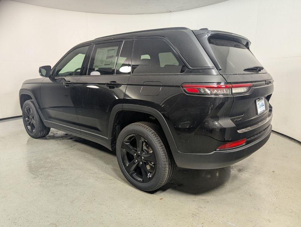 new 2025 Jeep Grand Cherokee car, priced at $35,944