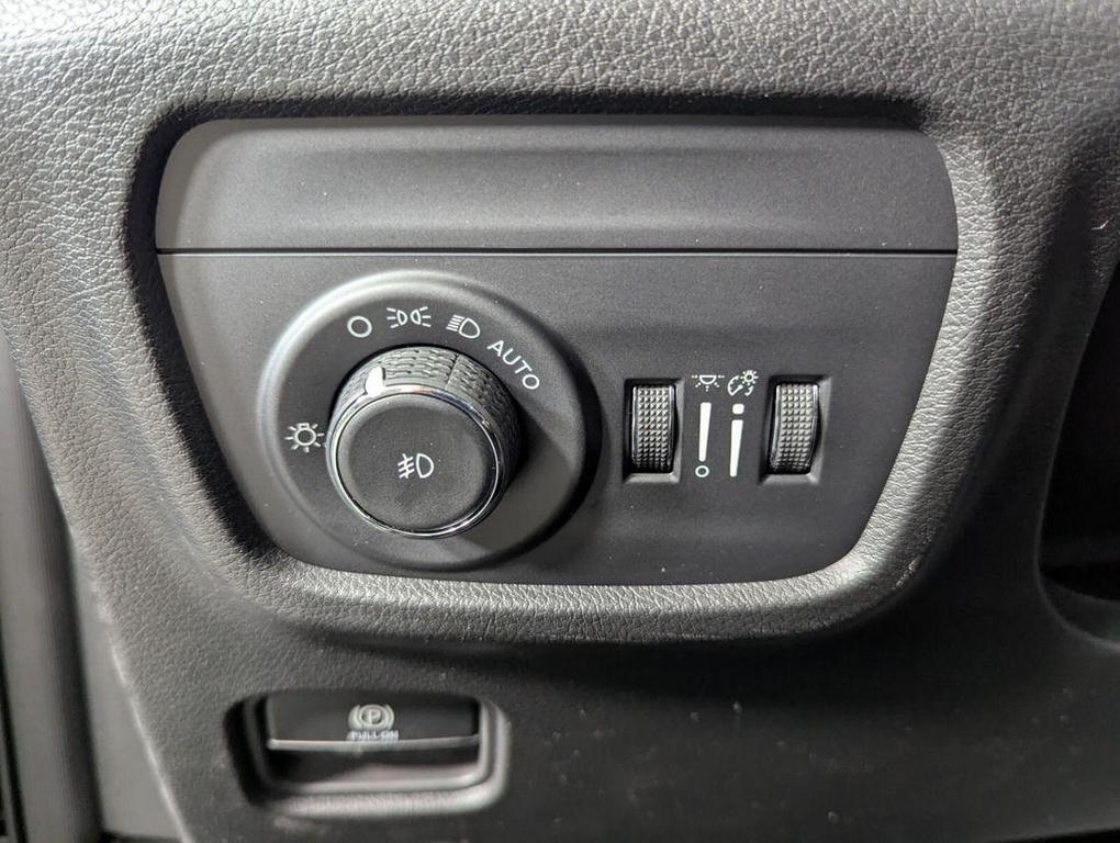 new 2026 Jeep Grand Cherokee car, priced at $46,355