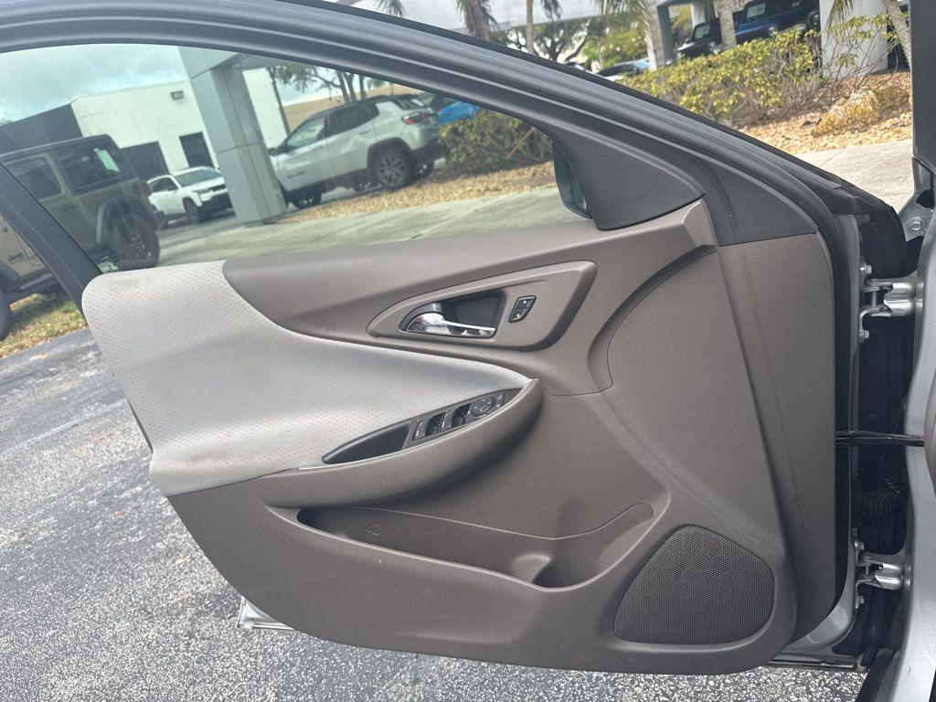 used 2018 Chevrolet Malibu car, priced at $13,900