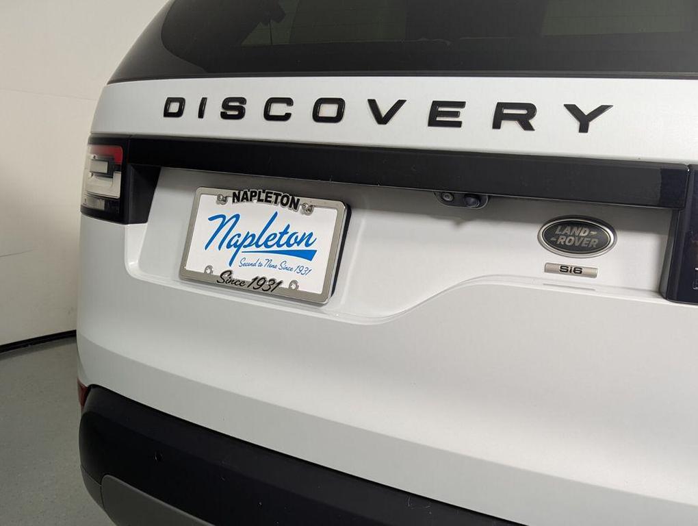 used 2018 Land Rover Discovery car, priced at $13,900
