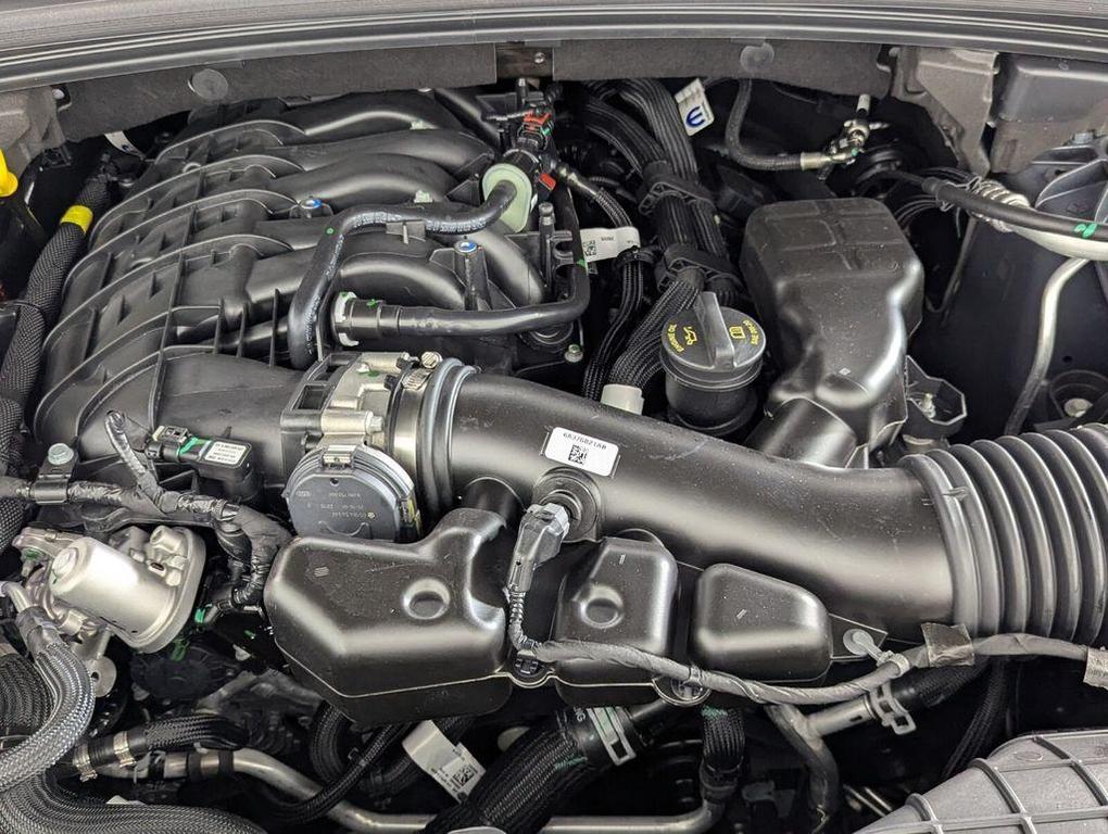 new 2025 Jeep Grand Cherokee car, priced at $33,988