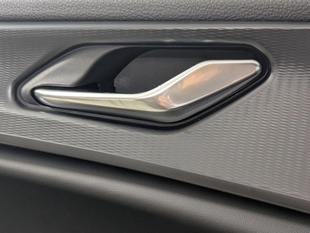 new 2025 Jeep Grand Cherokee car, priced at $33,988