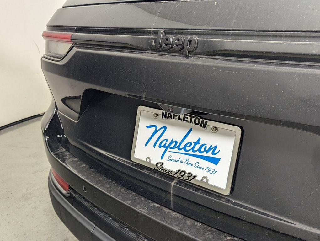 new 2025 Jeep Grand Cherokee car, priced at $33,988