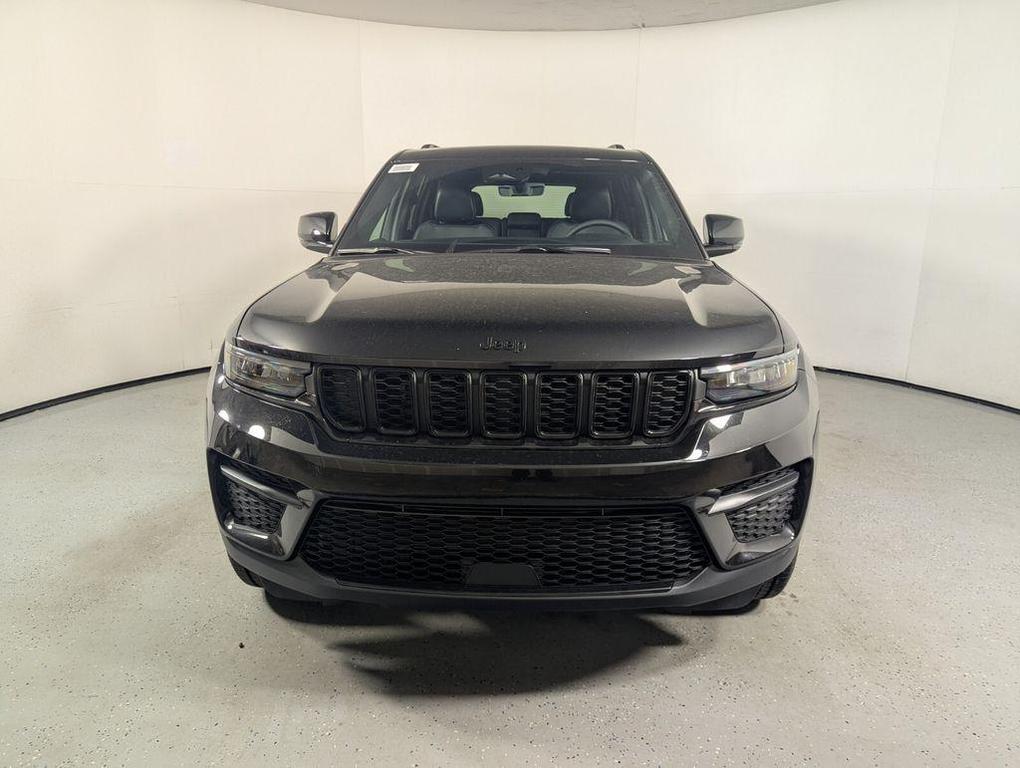 new 2025 Jeep Grand Cherokee car, priced at $33,988