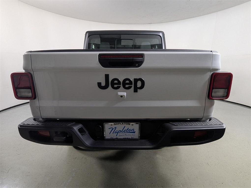 new 2026 Jeep Gladiator car, priced at $39,303