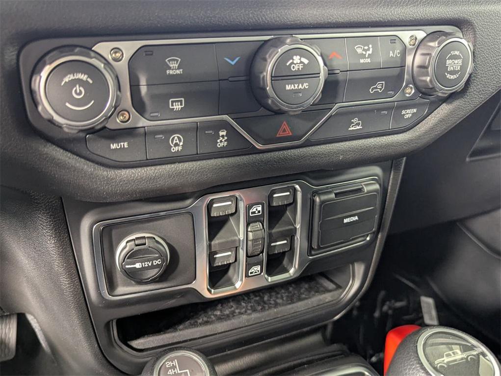 new 2026 Jeep Gladiator car, priced at $44,126