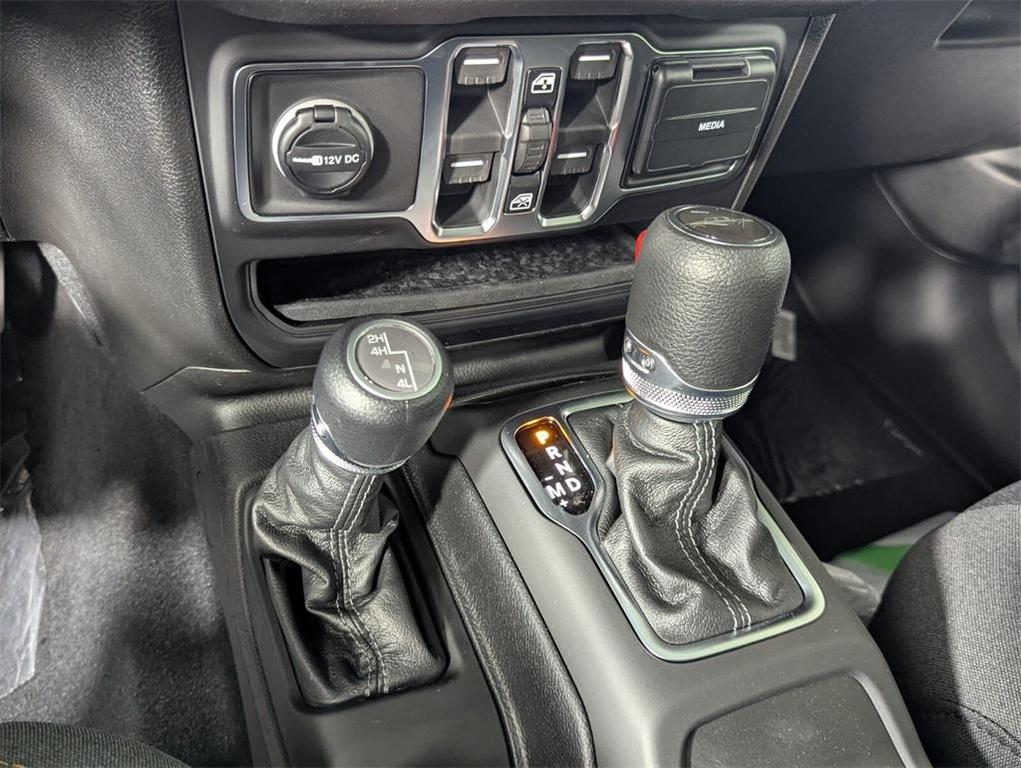 new 2026 Jeep Gladiator car, priced at $44,126