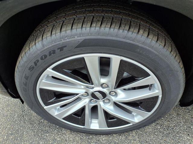 Emerald Lake Metallic 2026 Cadillac VISTIQ Luxury