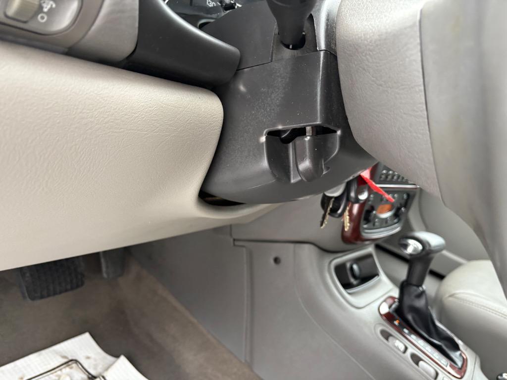 used 2002 Saturn L car, priced at $4,995