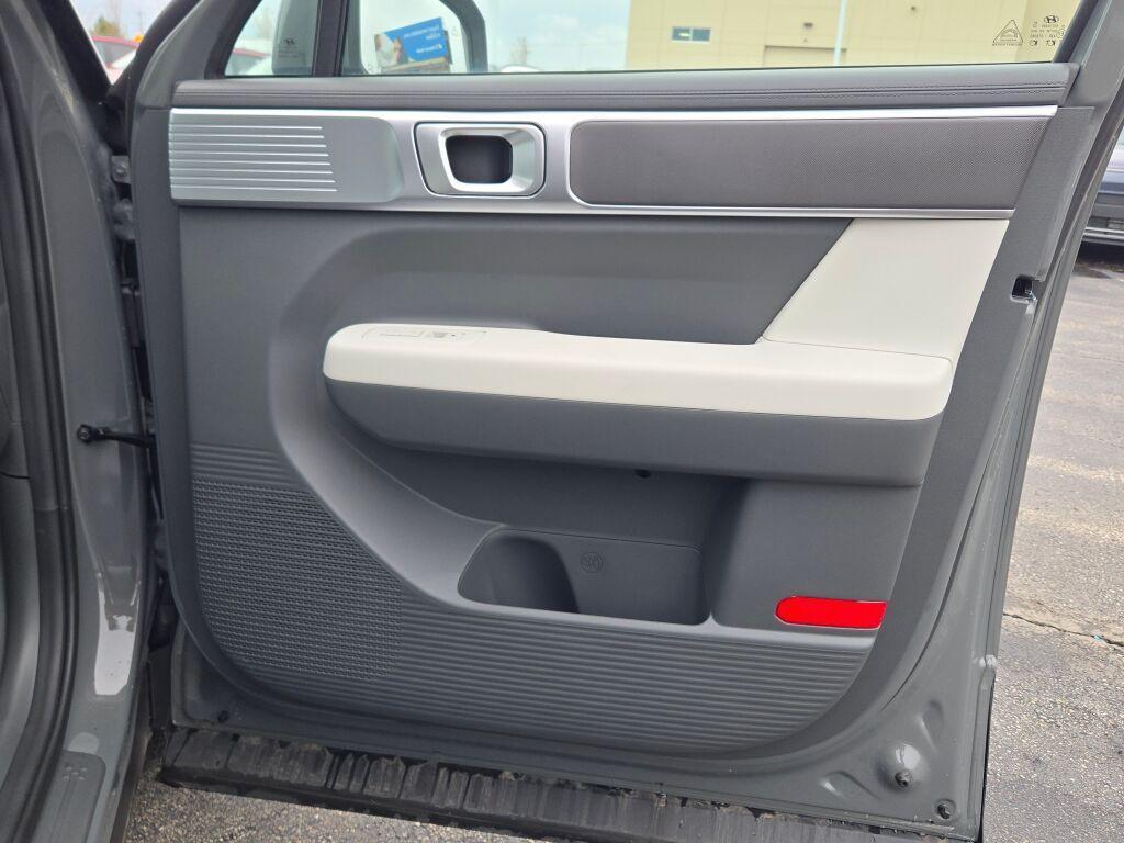 used 2025 Hyundai Santa Fe car, priced at $31,585