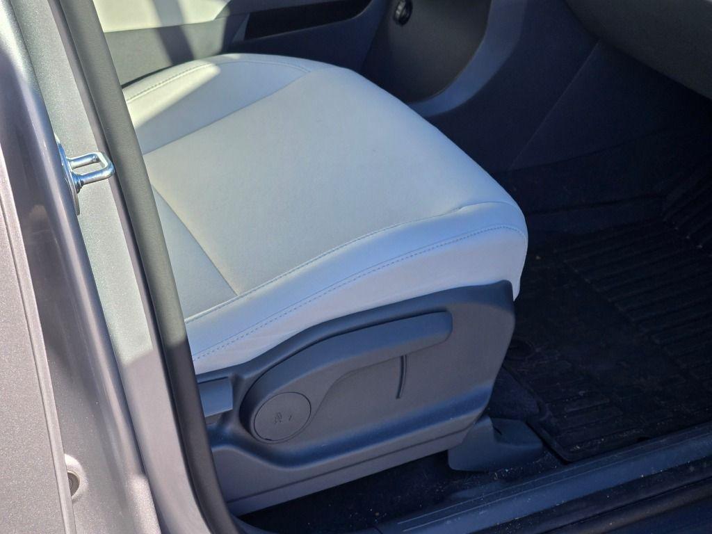 used 2025 Hyundai Santa Fe car, priced at $28,738