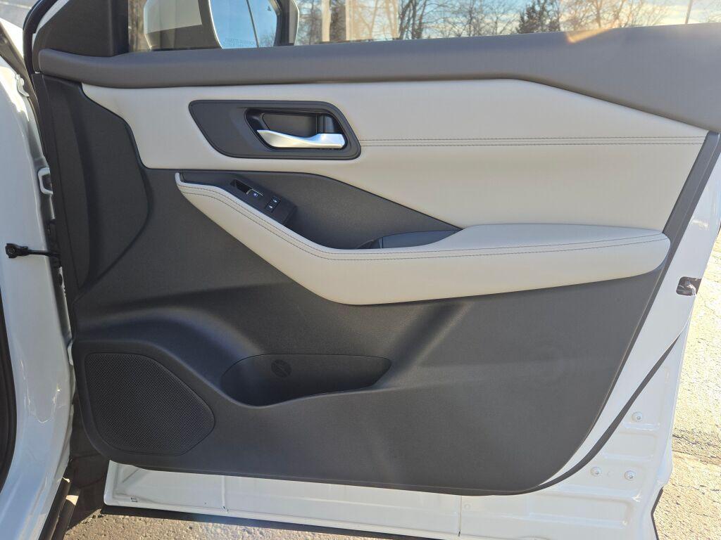 used 2024 Nissan Rogue car, priced at $27,543