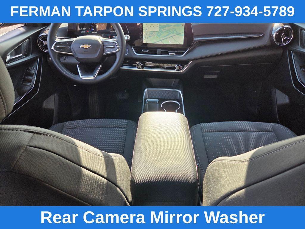 used 2025 Chevrolet Equinox car, priced at $26,000