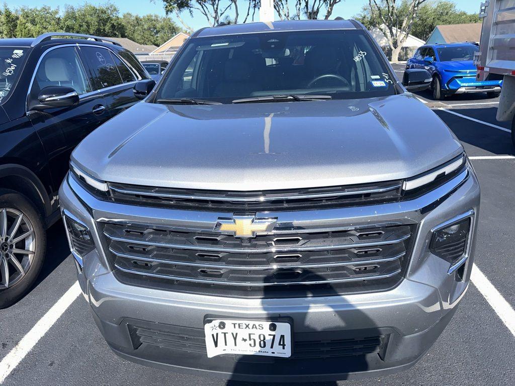 used 2025 Chevrolet Traverse car, priced at $39,000