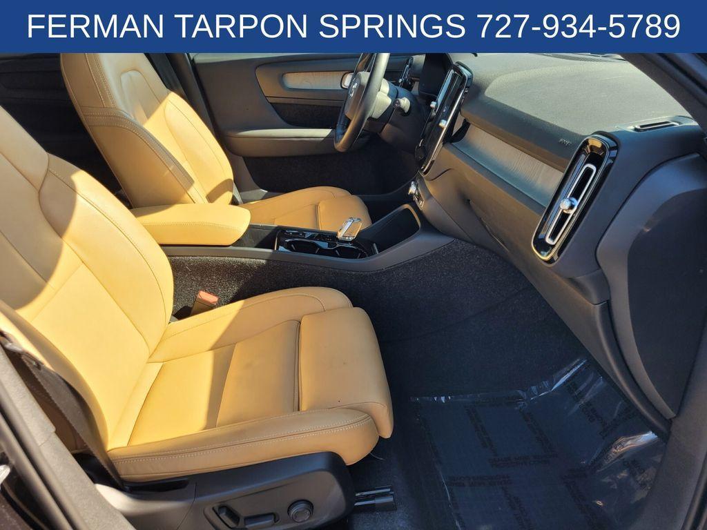 used 2021 Volvo XC40 car, priced at $26,977