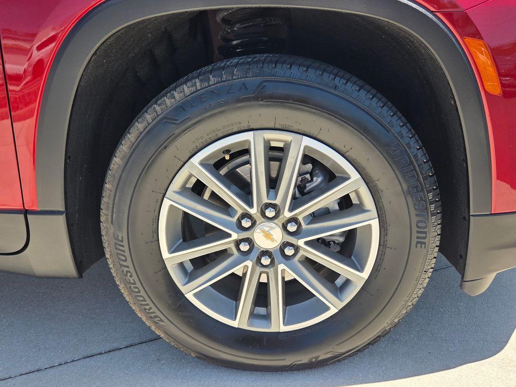used 2023 Chevrolet Traverse car, priced at $32,577