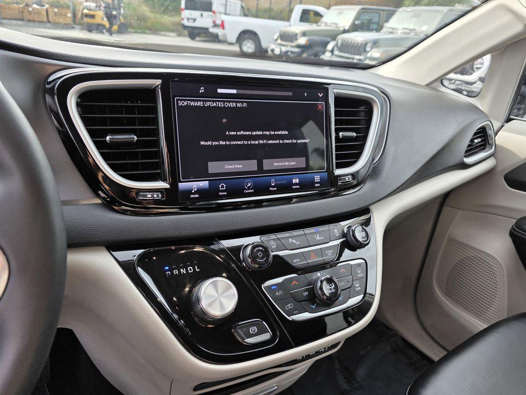 used 2024 Chrysler Pacifica car, priced at $30,900