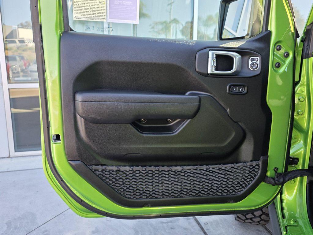 new 2026 Jeep Gladiator car, priced at $47,900