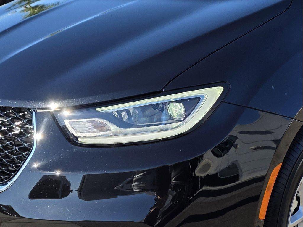 new 2026 Chrysler Pacifica car, priced at $40,900