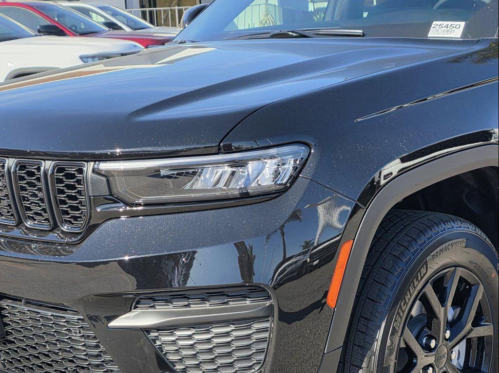 new 2025 Jeep Grand Cherokee car, priced at $31,149