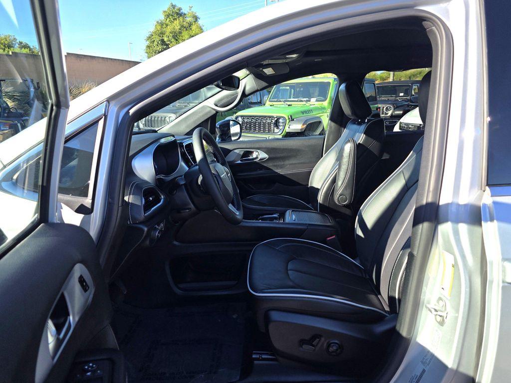 new 2026 Chrysler Pacifica car, priced at $46,900