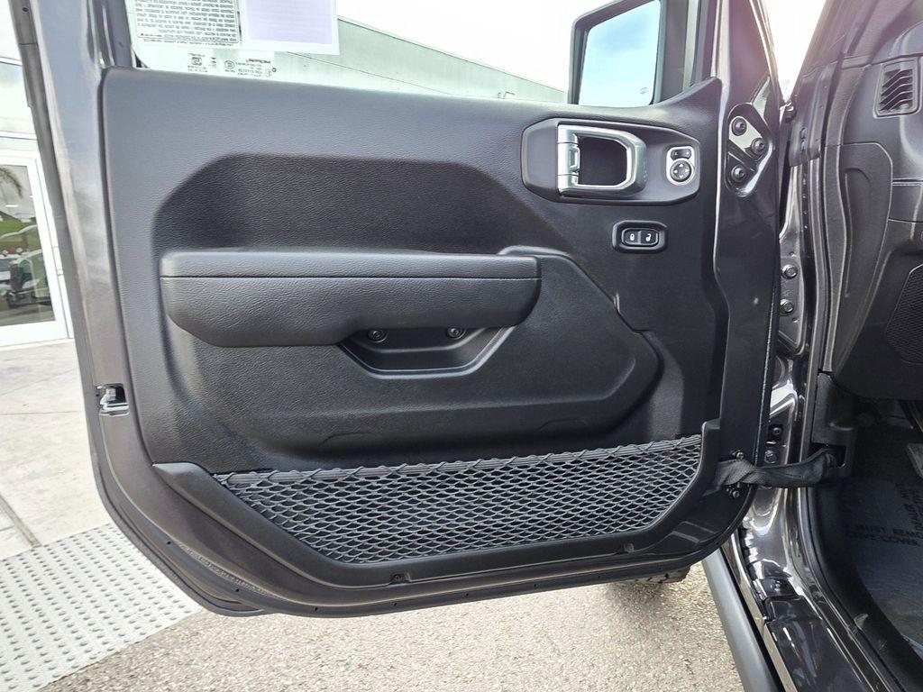 new 2026 Jeep Gladiator car, priced at $55,900