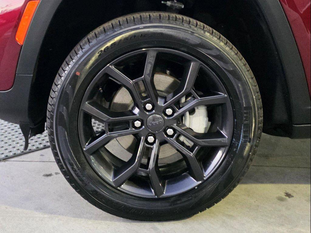 new 2025 Jeep Grand Cherokee car, priced at $47,485