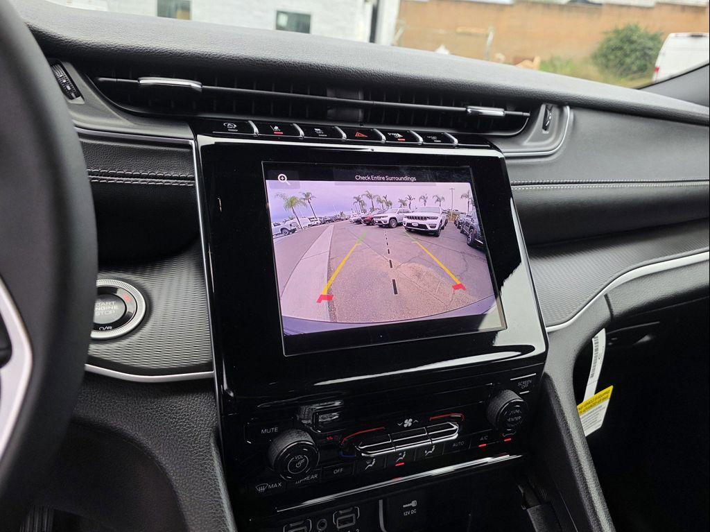 new 2025 Jeep Grand Cherokee car, priced at $34,900