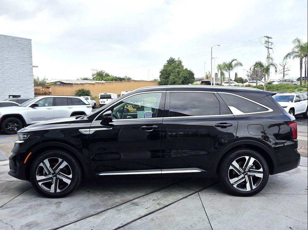 used 2022 Kia Sorento Plug-In Hybrid car, priced at $23,900