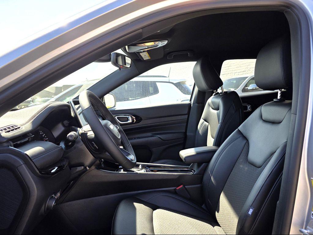 new 2025 Jeep Compass car, priced at $24,900