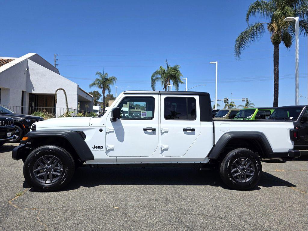 new 2025 Jeep Gladiator car, priced at $36,900
