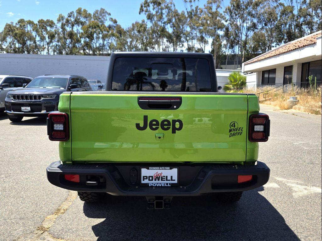 new 2025 Jeep Gladiator car, priced at $46,900