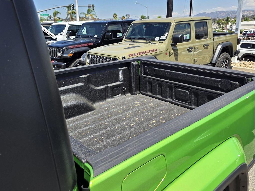 new 2025 Jeep Gladiator car, priced at $46,900