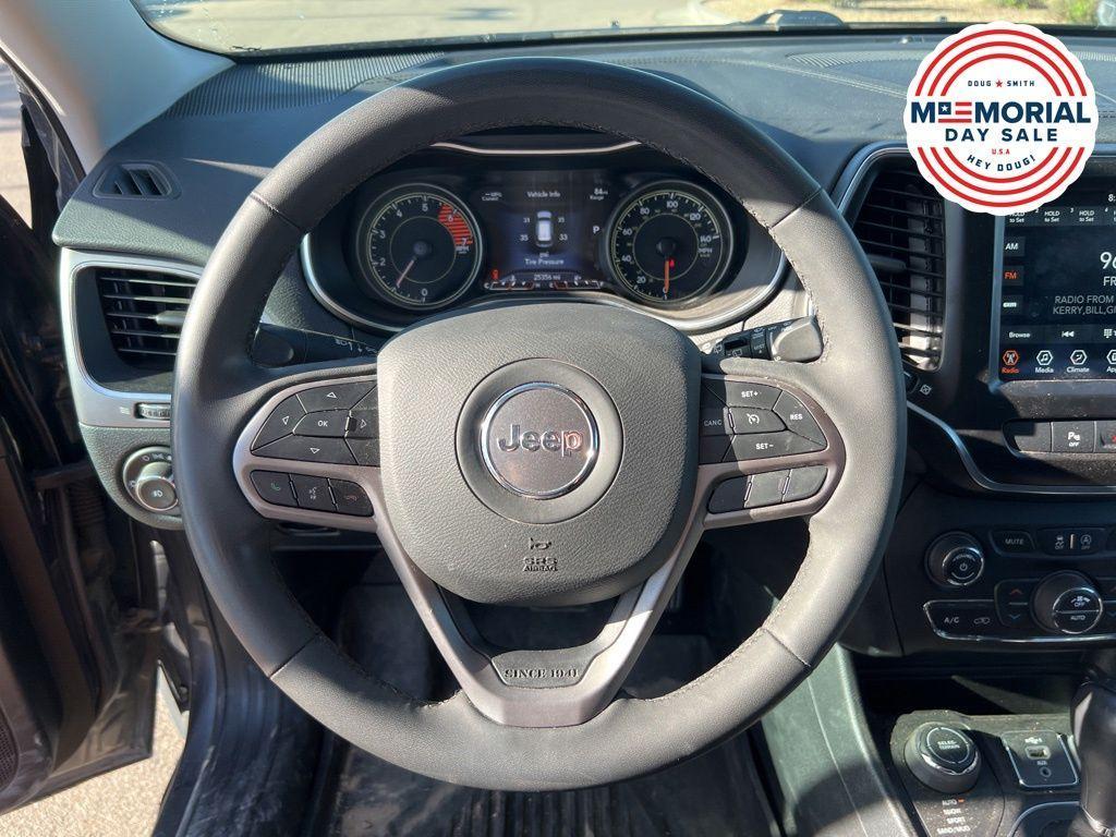 used 2022 Jeep Cherokee car, priced at $22,921