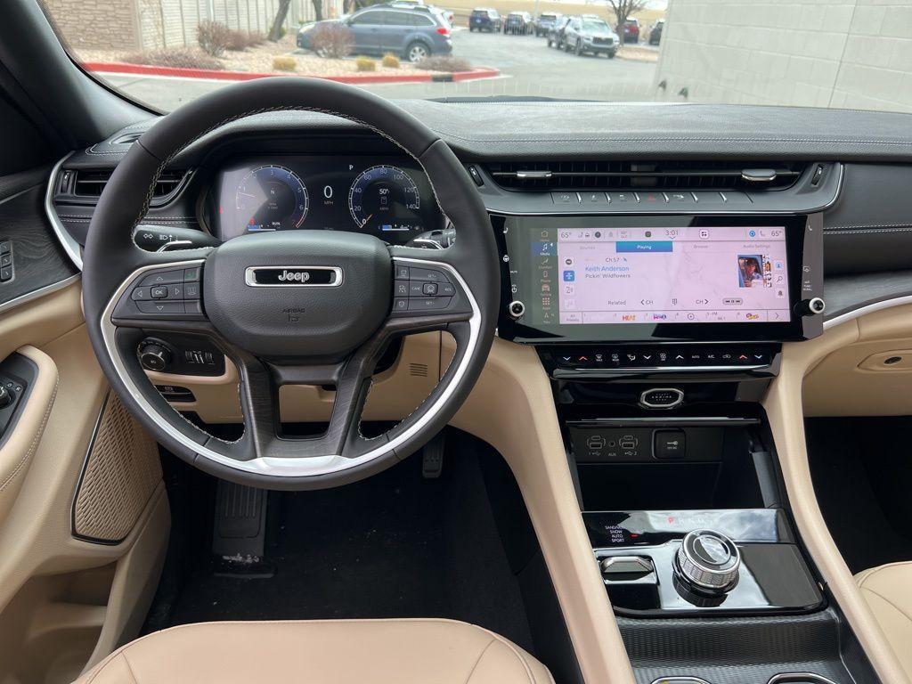 new 2026 Jeep Grand Cherokee car, priced at $44,885