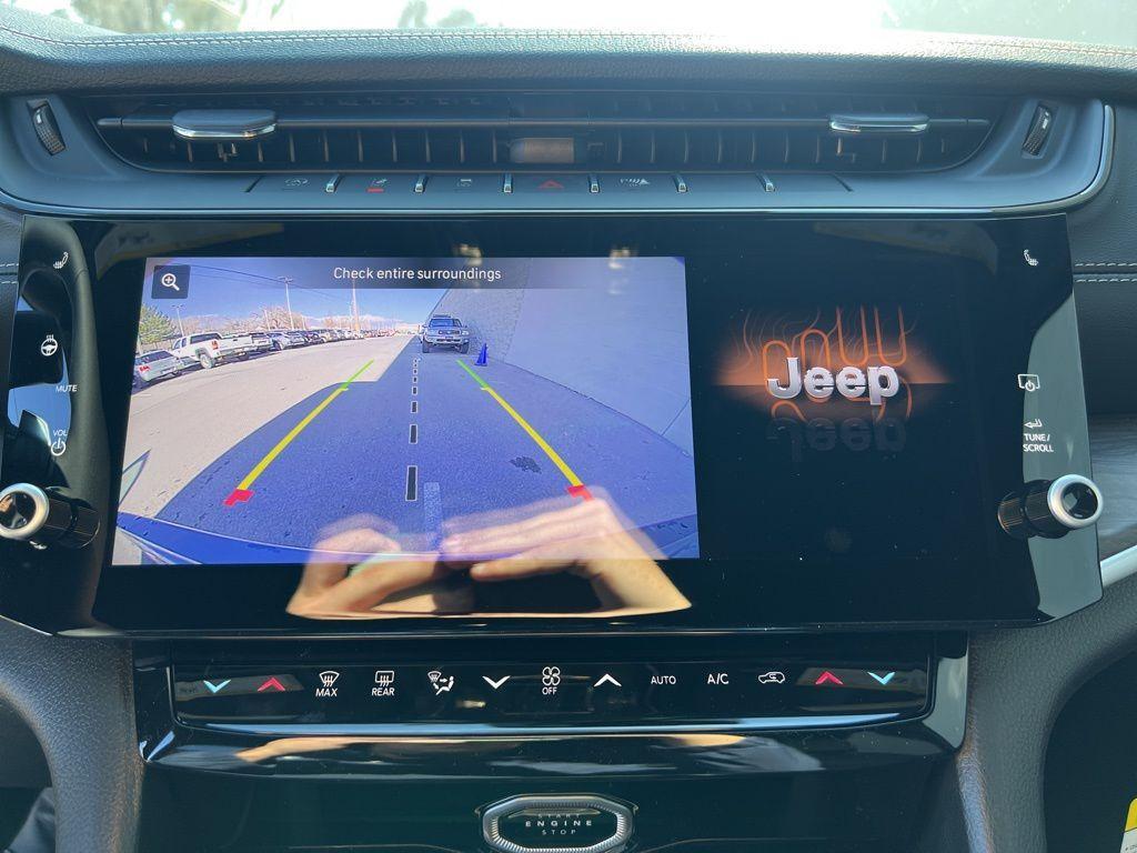 new 2026 Jeep Grand Cherokee car, priced at $42,525