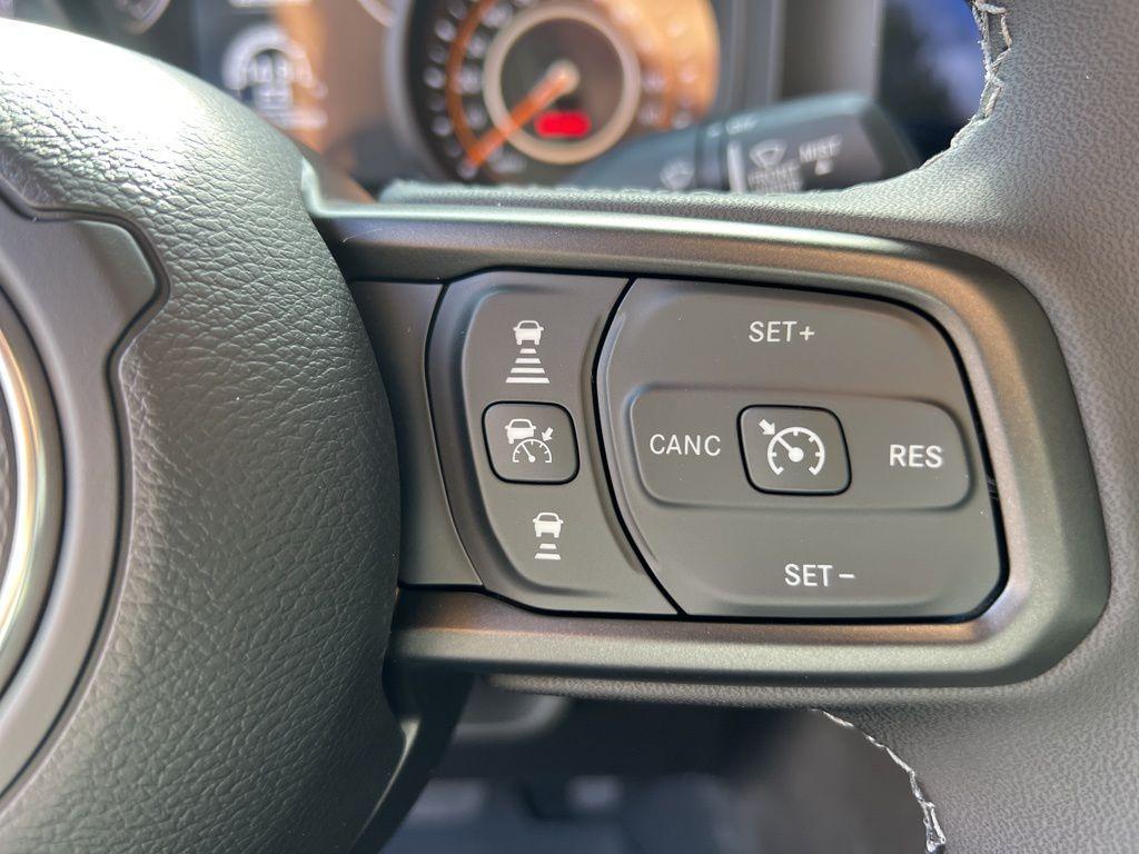 new 2026 Jeep Gladiator car, priced at $42,725