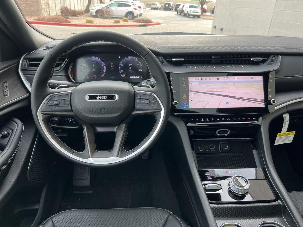 new 2026 Jeep Grand Cherokee car, priced at $47,175