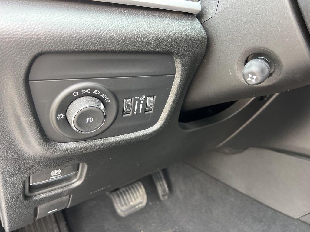 new 2026 Jeep Grand Cherokee car, priced at $47,175