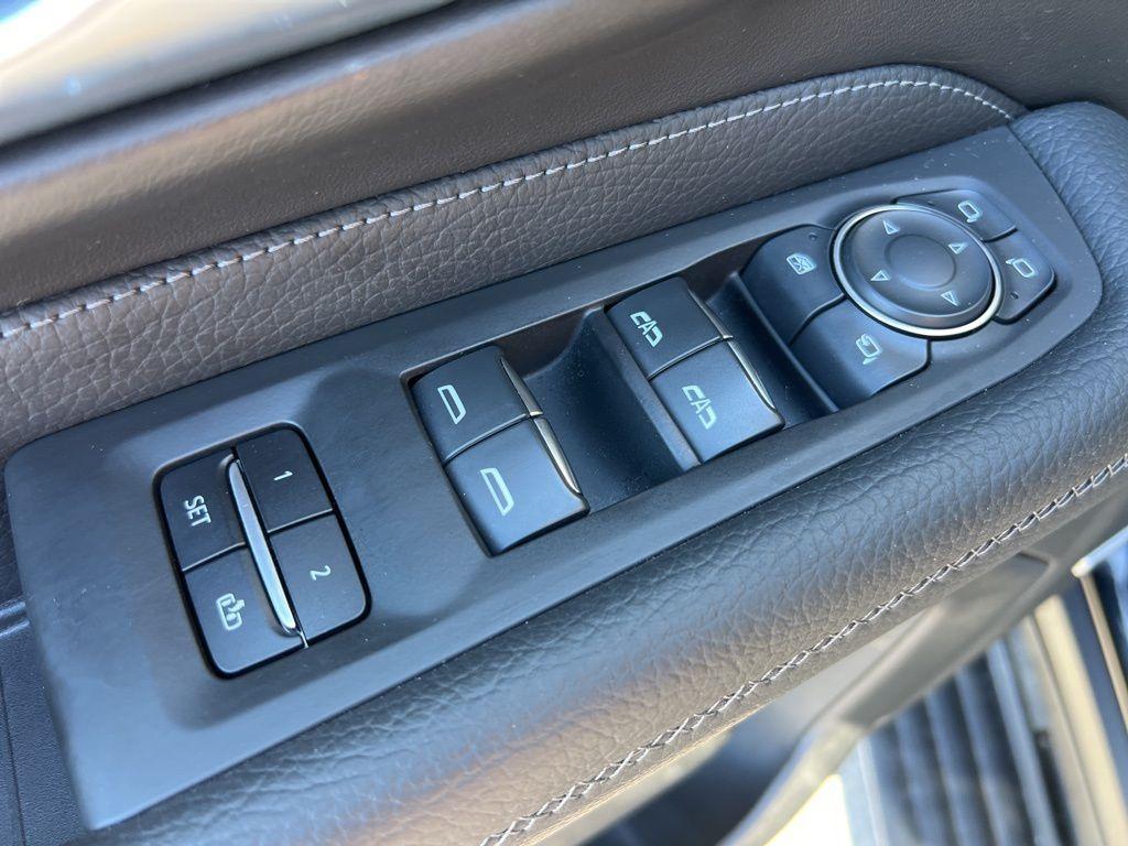 used 2022 GMC Yukon car, priced at $52,266