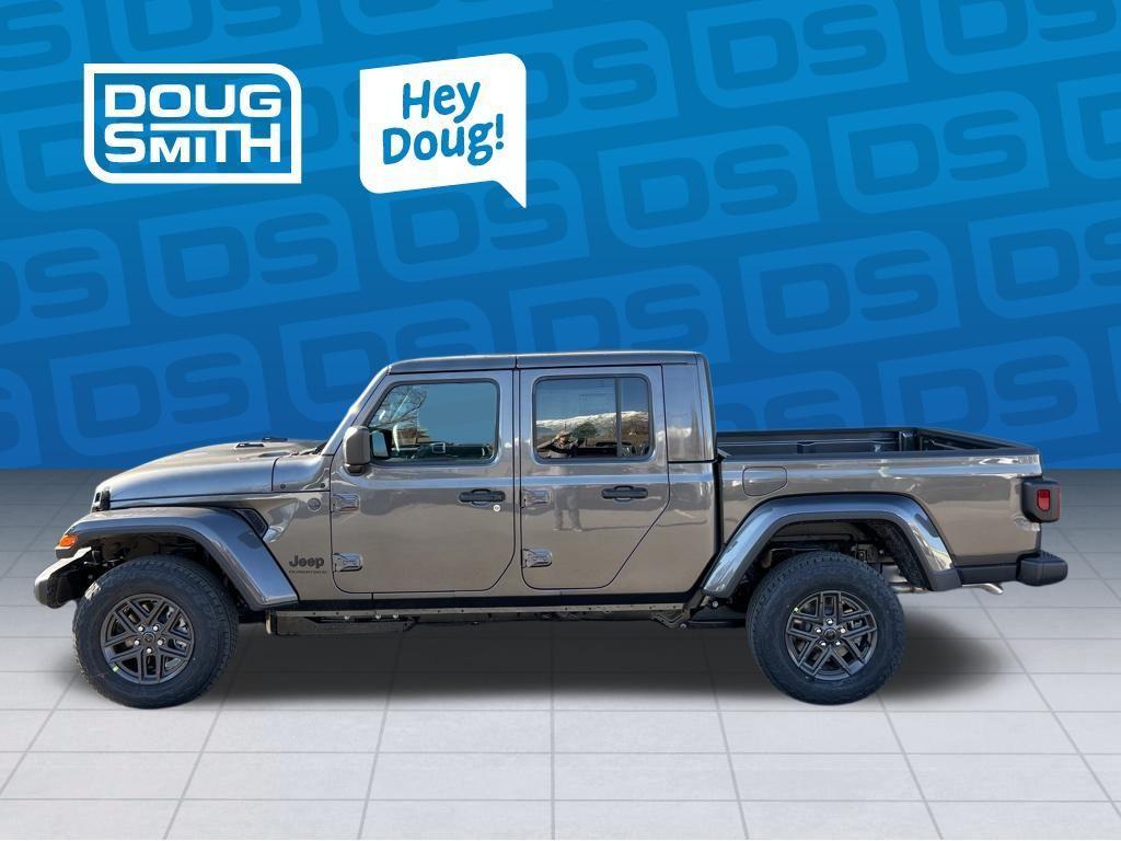 new 2026 Jeep Gladiator car, priced at $43,270