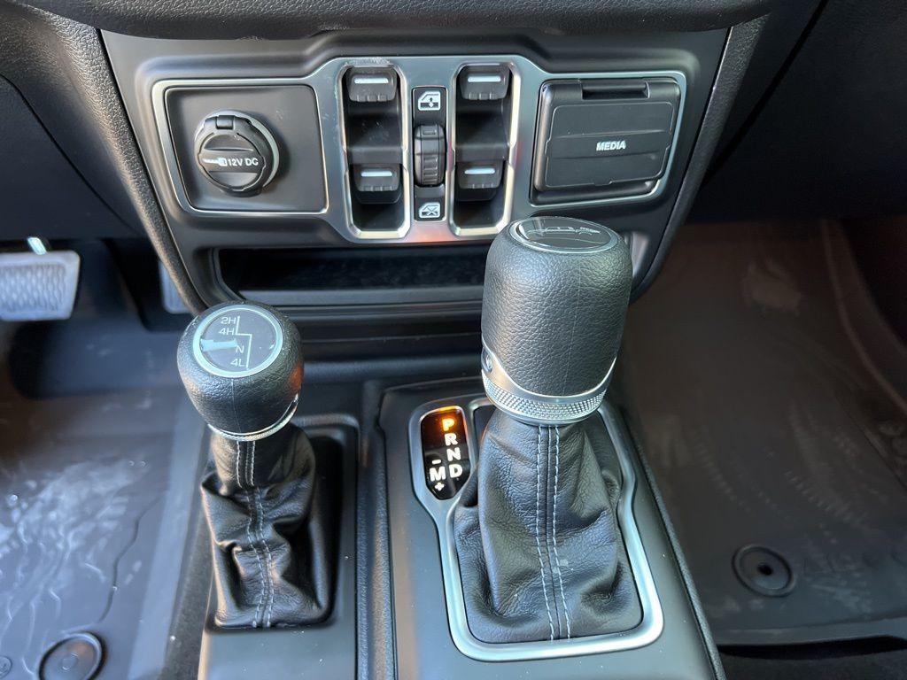 new 2026 Jeep Gladiator car, priced at $43,270