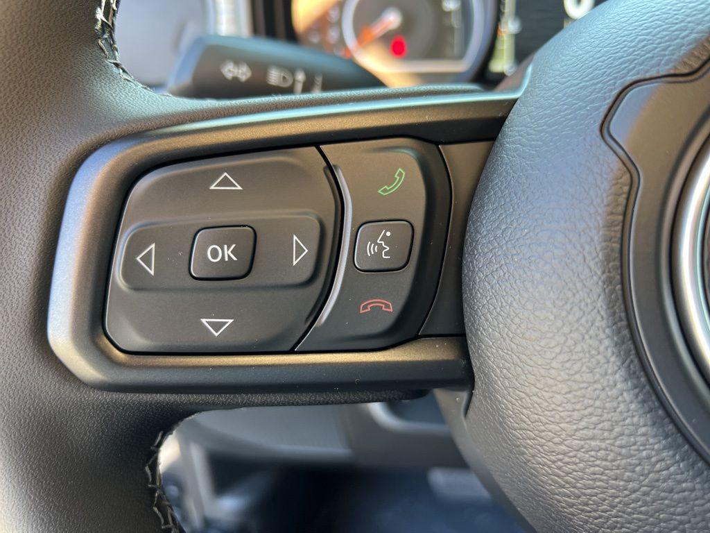 new 2026 Jeep Gladiator car, priced at $43,270