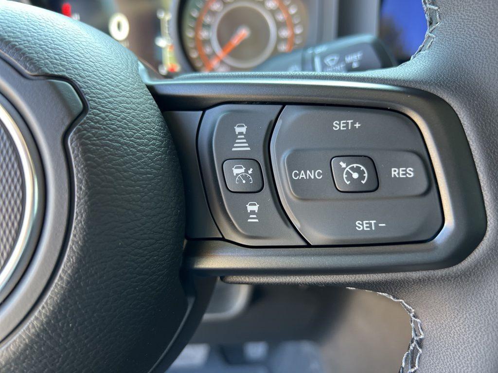 new 2026 Jeep Gladiator car, priced at $43,270
