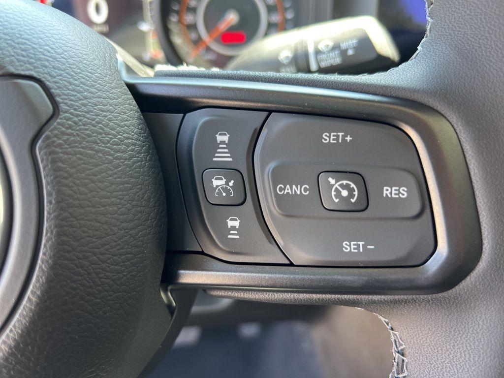 new 2025 Jeep Gladiator car, priced at $46,651