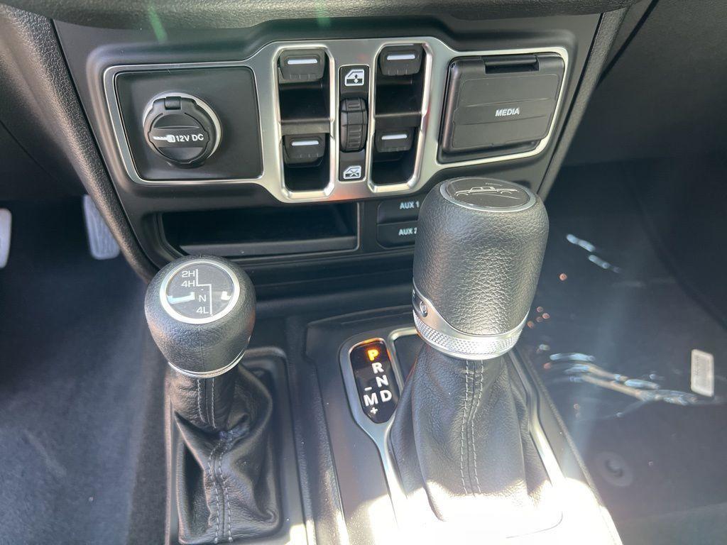 new 2025 Jeep Gladiator car, priced at $46,651