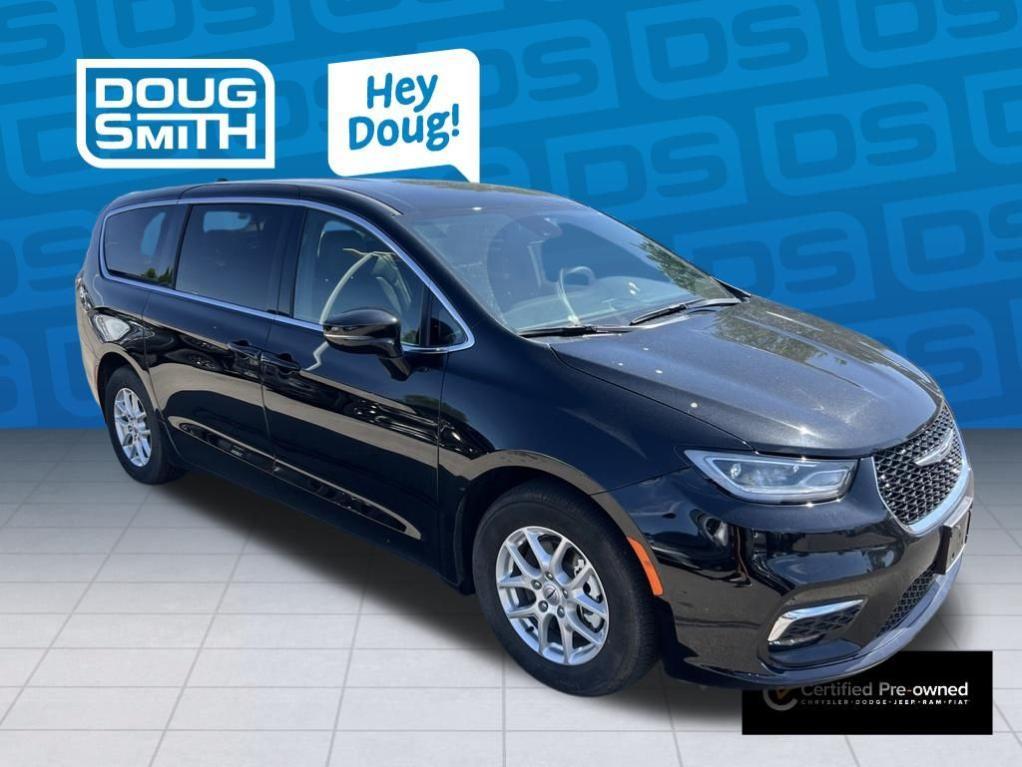 used 2025 Chrysler Pacifica car, priced at $31,164