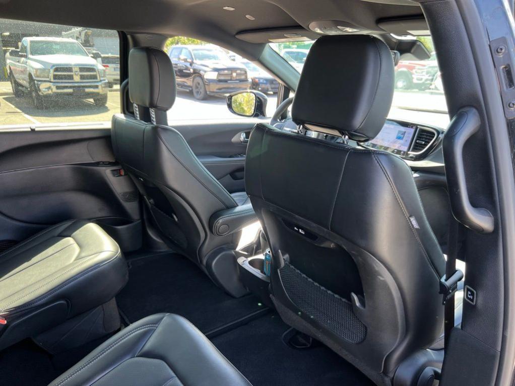 used 2025 Chrysler Pacifica car, priced at $31,164