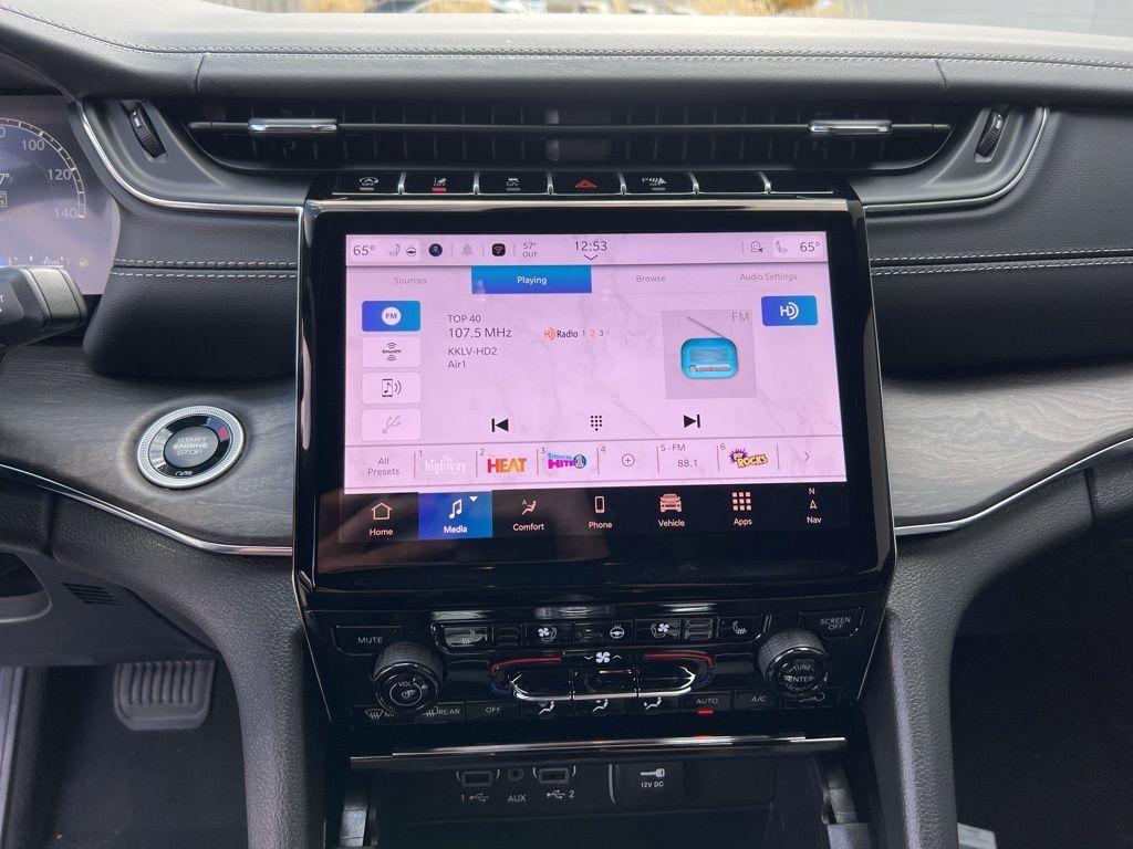 new 2025 Jeep Grand Cherokee car, priced at $52,136